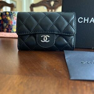 CHANEL Women's Mini Black Wallet Snap Coin Purse Leather Card Case